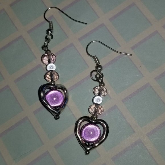 *5/35*  New Romantic Heart  Iridescent Magic Glow Bead Earrings - Picture 1 of 2